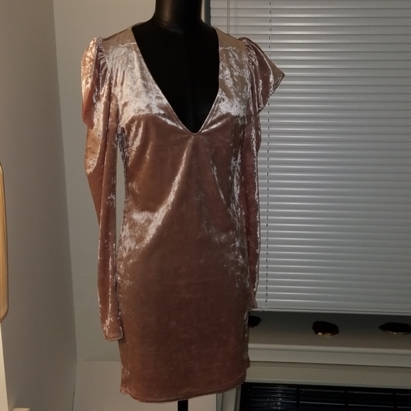 Forever 21 Dresses & Skirts - Crushed Velvet Dress